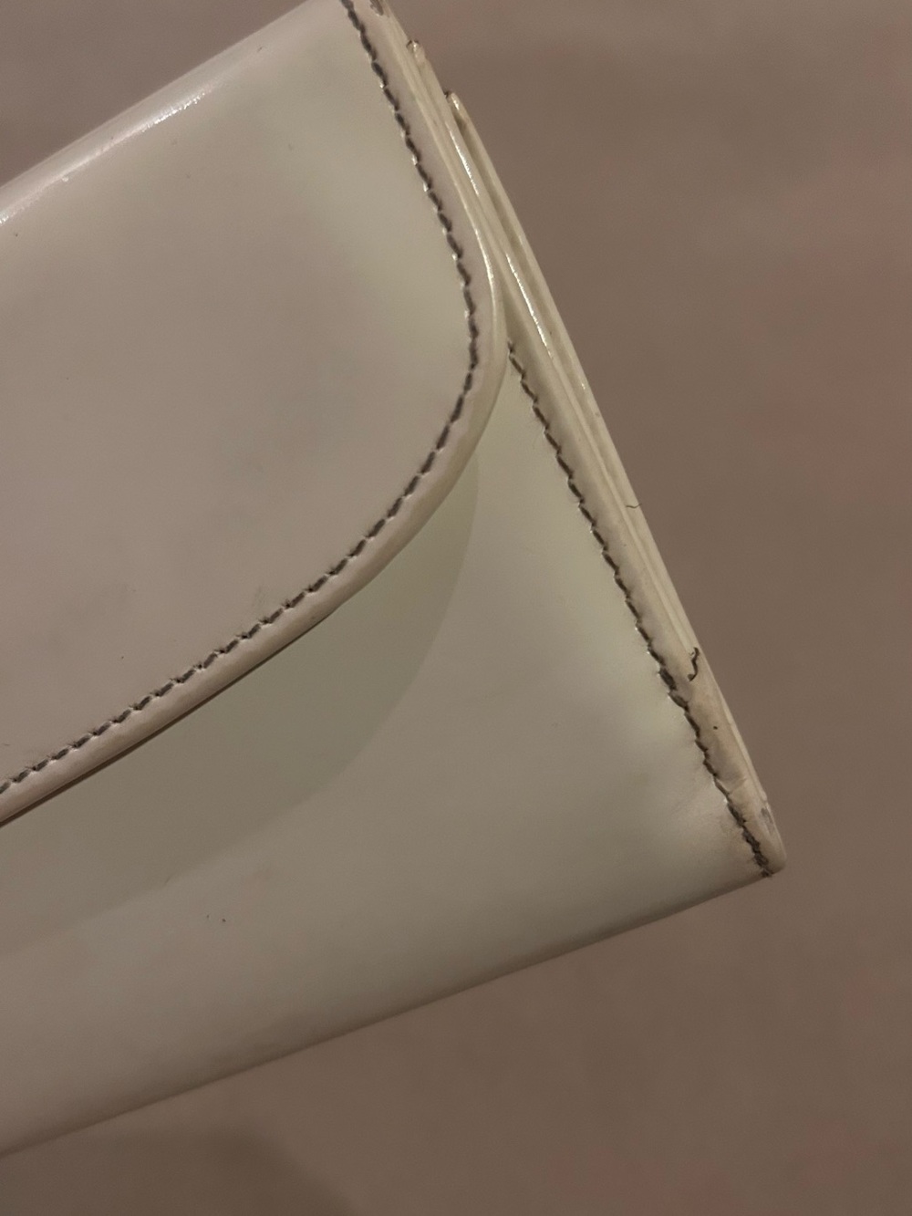 GUCCI Ivory Patent Vintage Leather WALLET - Picture 9 of 10